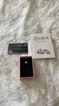 VVS1 1 Carat Moissanite diamond engagement ring