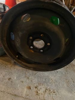 16 inch rim no rust, 4 1/2 hole, 5 lug