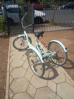 Three-wheel bike