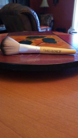Eminence Powder Brush