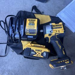 DEWALT 20v 1/2 impact with one 5.0 battery charger bag