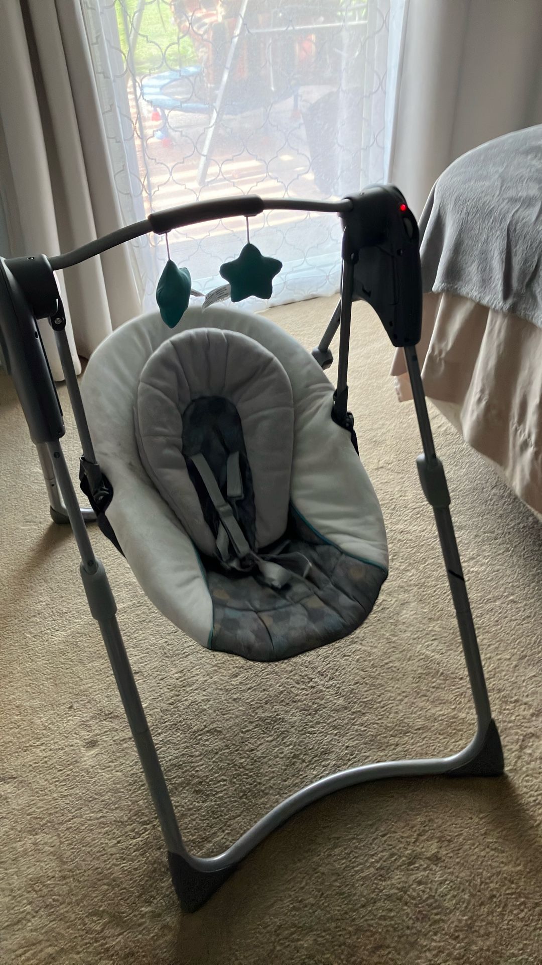 Graco Slim Baby Swing