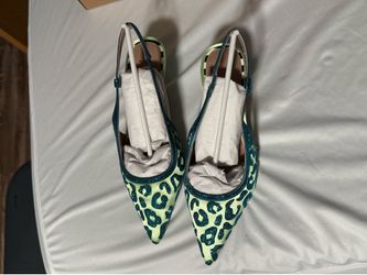 Brand new, never worn Betsey Johnson pump