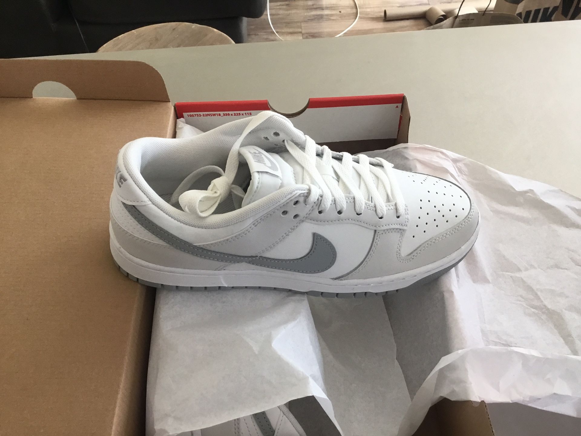 New Men’s Nike Dunk Low Retro size 9.5