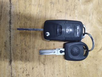 VW key and key fob