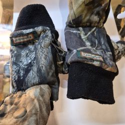 Youth size 6/7 REMINGTON Camo Thermal Insulated Gloves