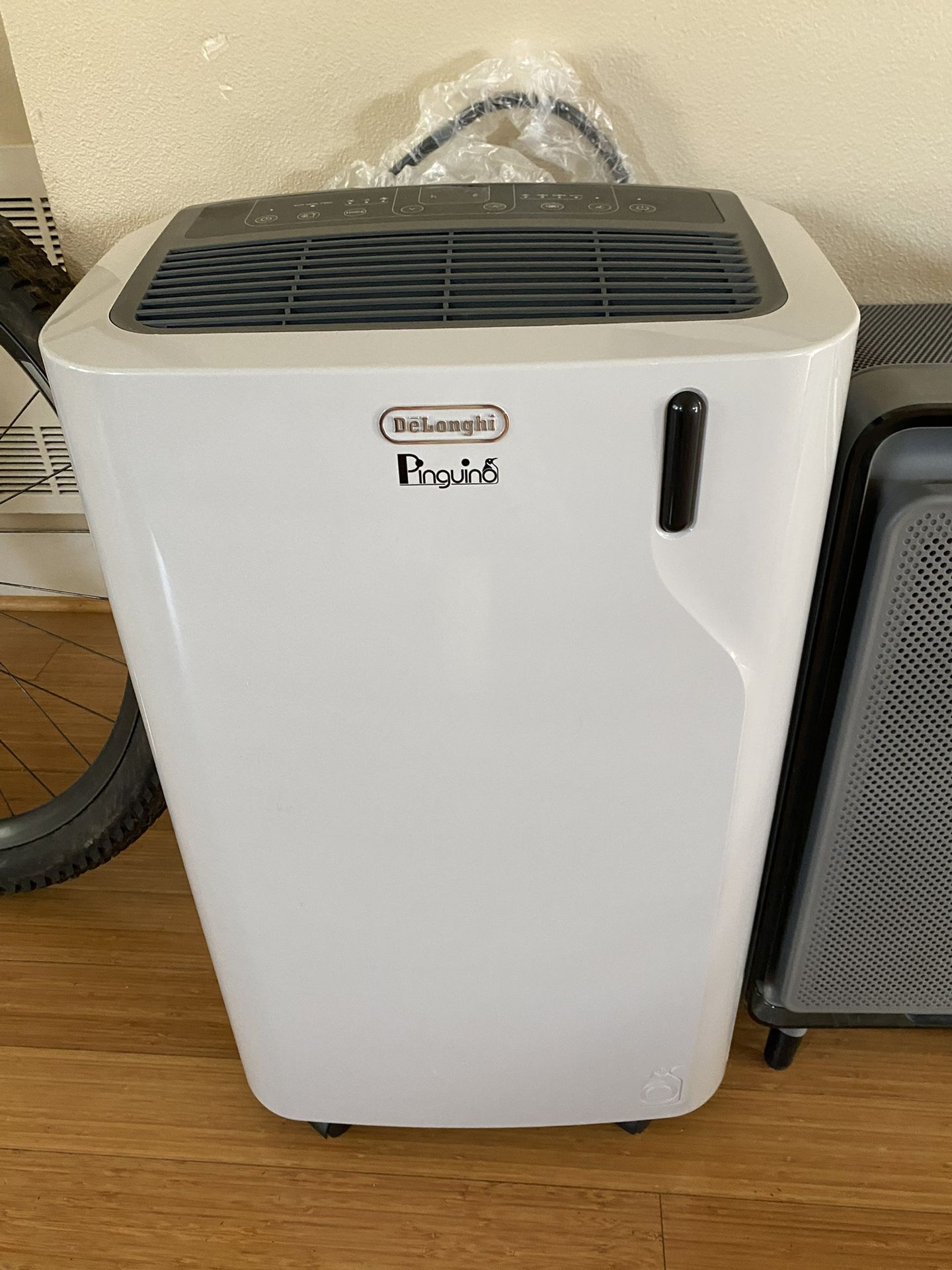 Portable Air Conditioner - Whisper Cool Delonghi 3 in 1,  12,000  BTU