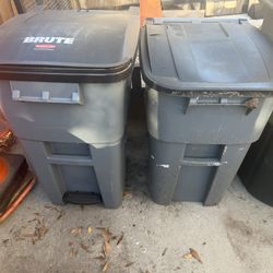 Trash Cans 