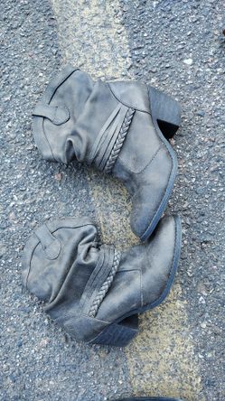 Woman's Boots Size 6
