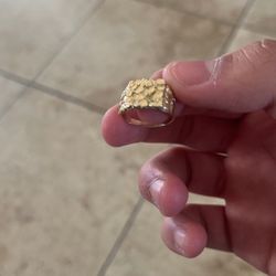 Real Gold 10k Nugget Ring Got It For 300$ Asking 200$ got It A Month Ago Hit Me Up Offers