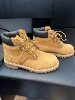 Timberland Kids 6” Classic Boot- Size 3 
