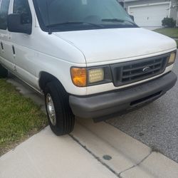 Ford Econoline 150 