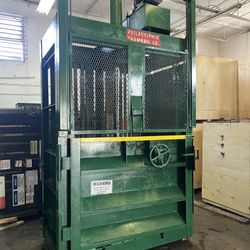 PTR 3400HD Vertical Baler. 10hp In Miami