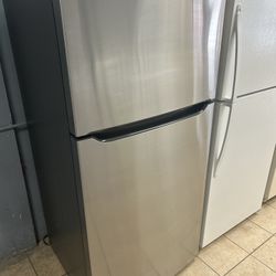 Frigidaire Stainless Steel Fridge & Gas Stove