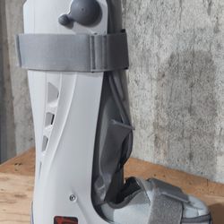 Large Medical Boot (Free)