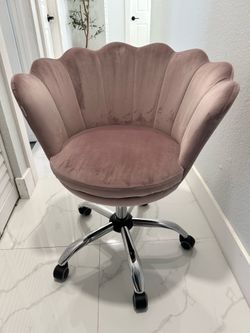 Velvet scalloped office chair