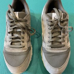 Men’s Reebok Retro Runner Shoe (size 12)