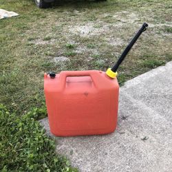 5 Gallon Gas Cans Round Or Rectangular With New Easy Pour Spouts Only $20