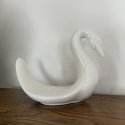 Art Deco Ceramic Porcelain Swan Figurine Bathroom Wash Cloth Hand Towel Holder