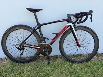 🚴🏻 Giant TCR Advanced 2 Carbon Road Bike — Size S  Giant TCR Advanced 2 Carbon Road Bike in Size S, built for speed, climbing, and all-around perfor