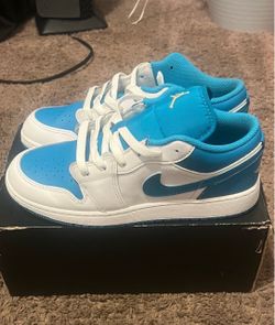Air Jordan 1 Low UNC Blue White Sneakers
