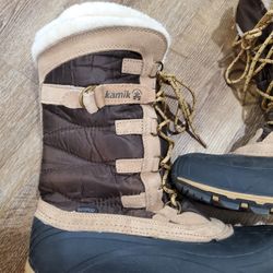 Kamik Women's Snowvalley Waterproof Boots, Tan w/ Black Size 9 - EUC Mint