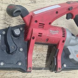 Milwaukee
M18 FUEL 18V Lithium-Ion Brushless Cordless Compact Bandsaw