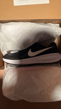 Nike revolution 8 size 11 1/2
