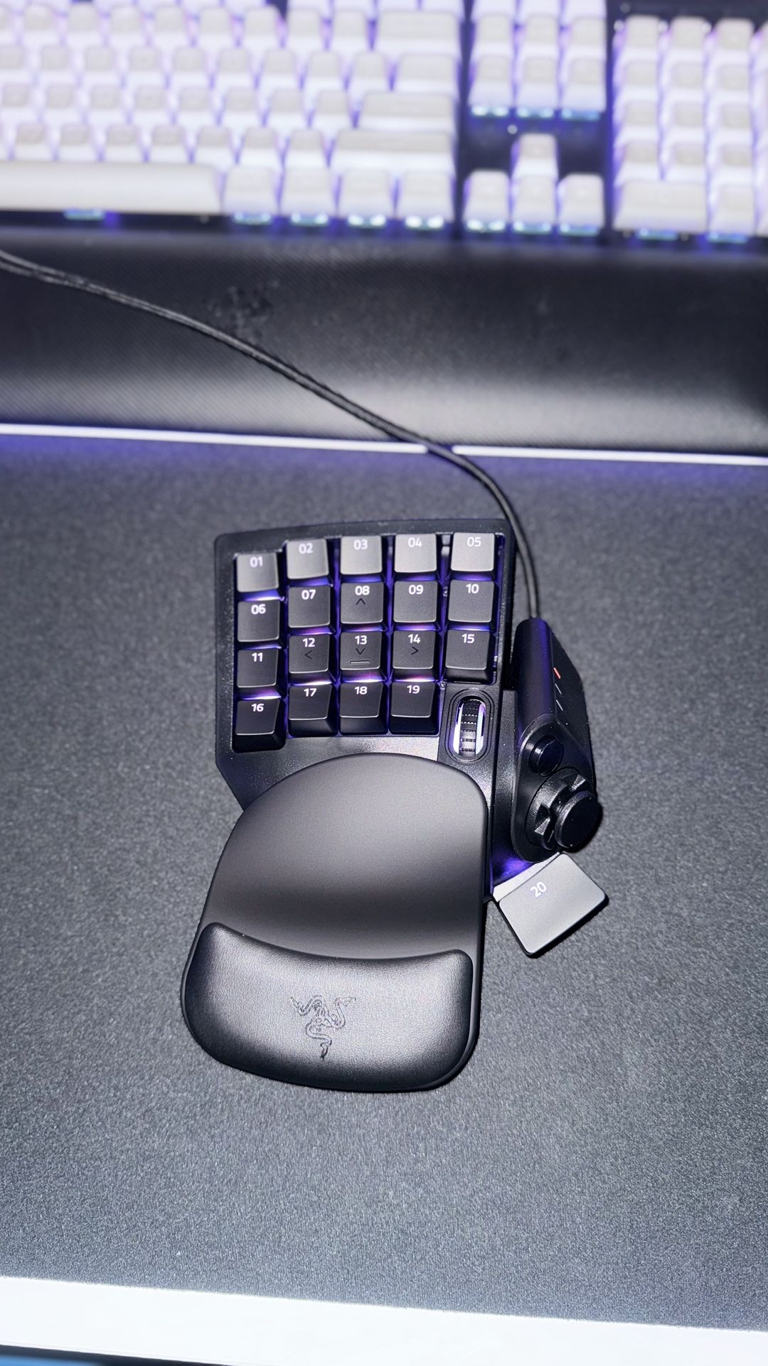 Razer Tartarus Pro Gaming Keypad (LIKE NEW JUST PURCHASED YESTERDAY)