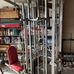 UNIVERSAL GYM//BEST OFFER