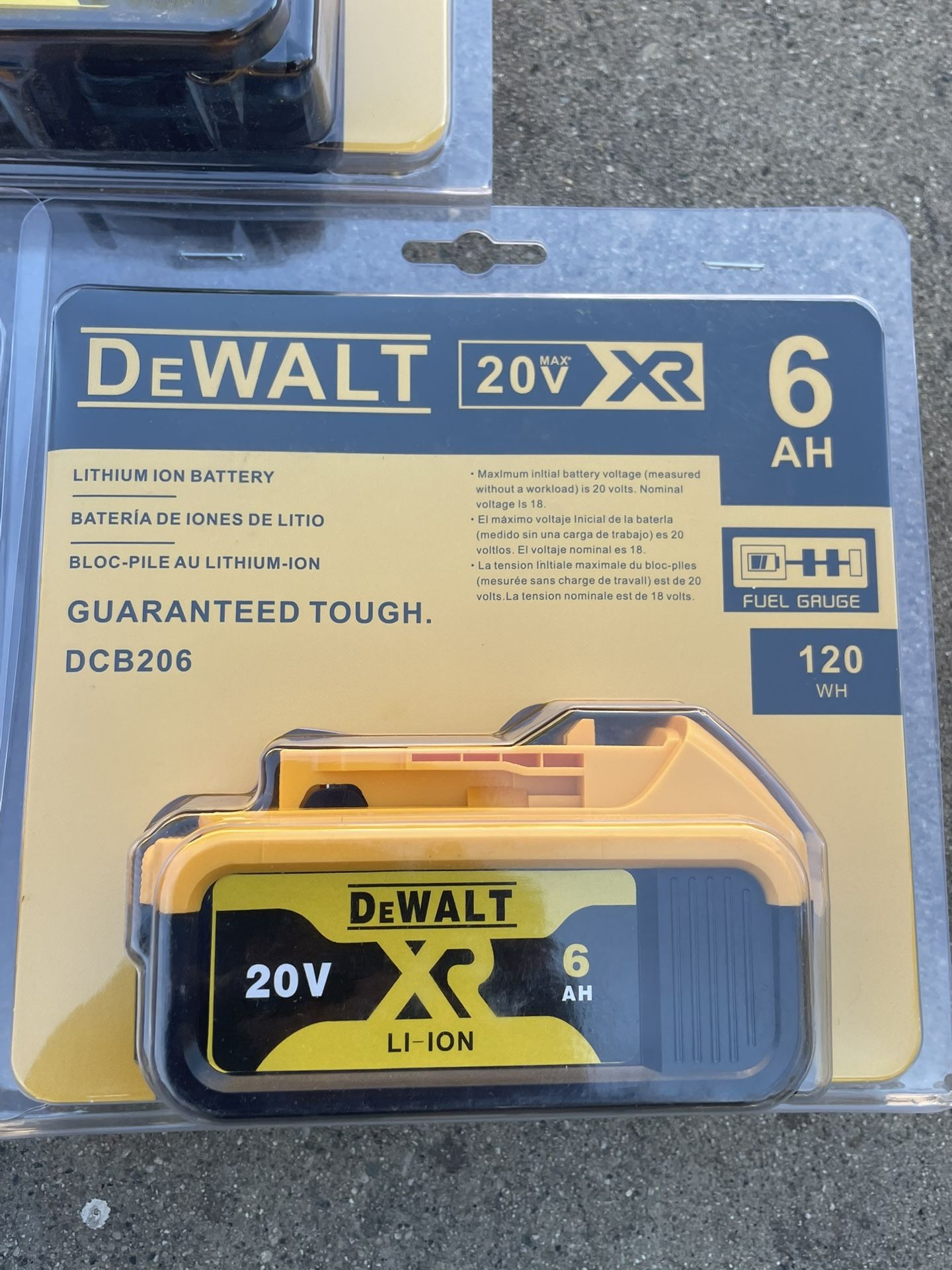 DeWalt 20V MAX 6 Ah Lithium-Ion Battery Dcb206