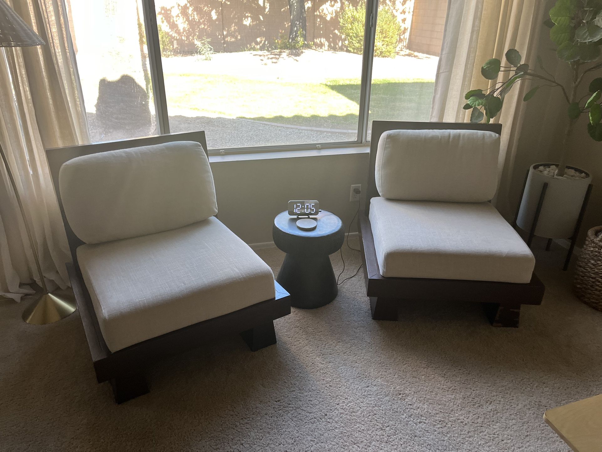 Living Room Lounge Chairs With Custom Cushions