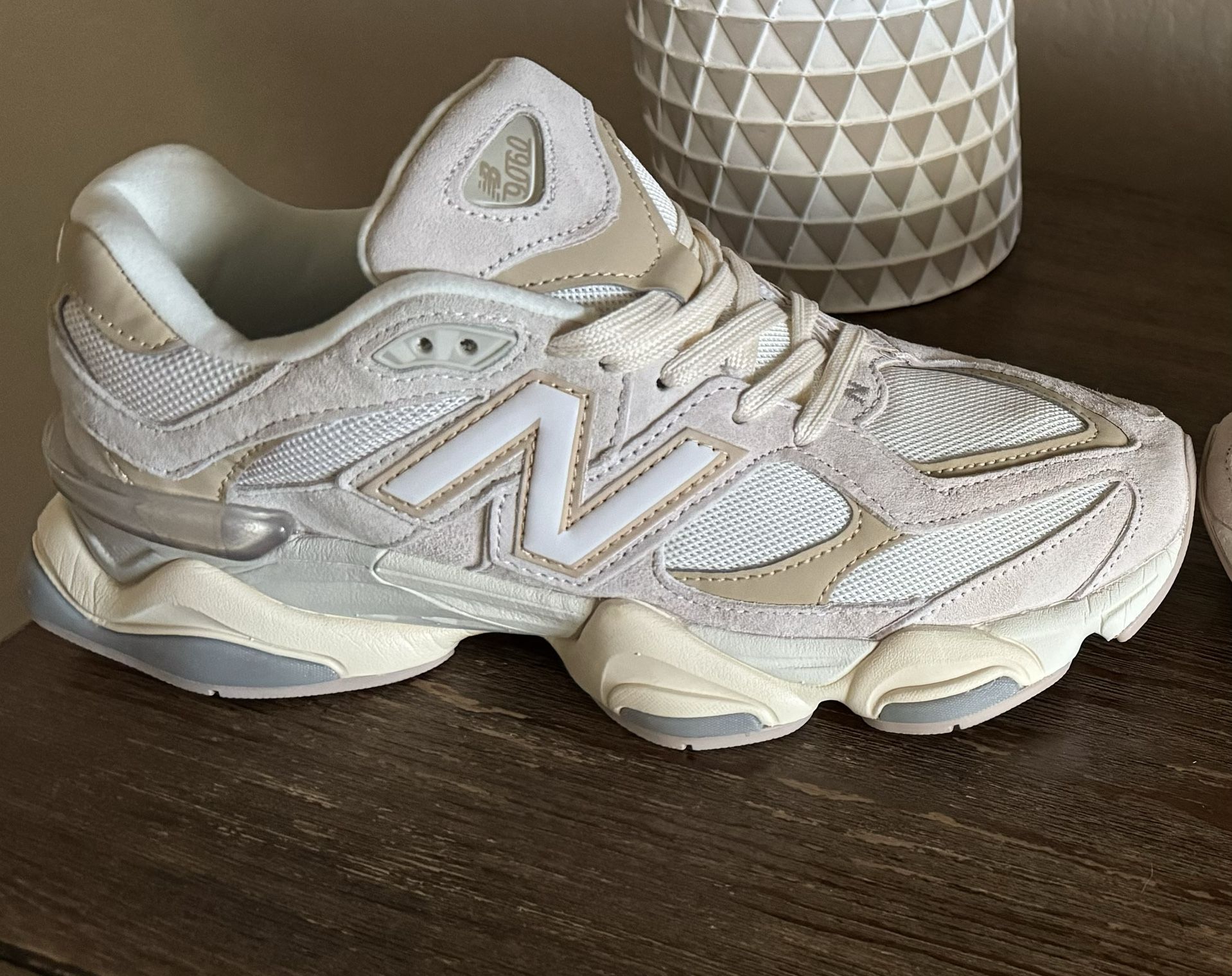 Brand New NB960 Women’s 9.5