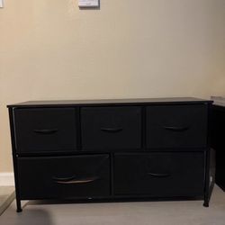 Cloth Dresser