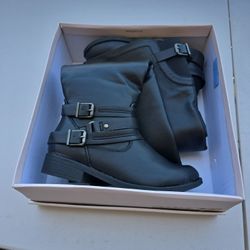 Flat Boots 