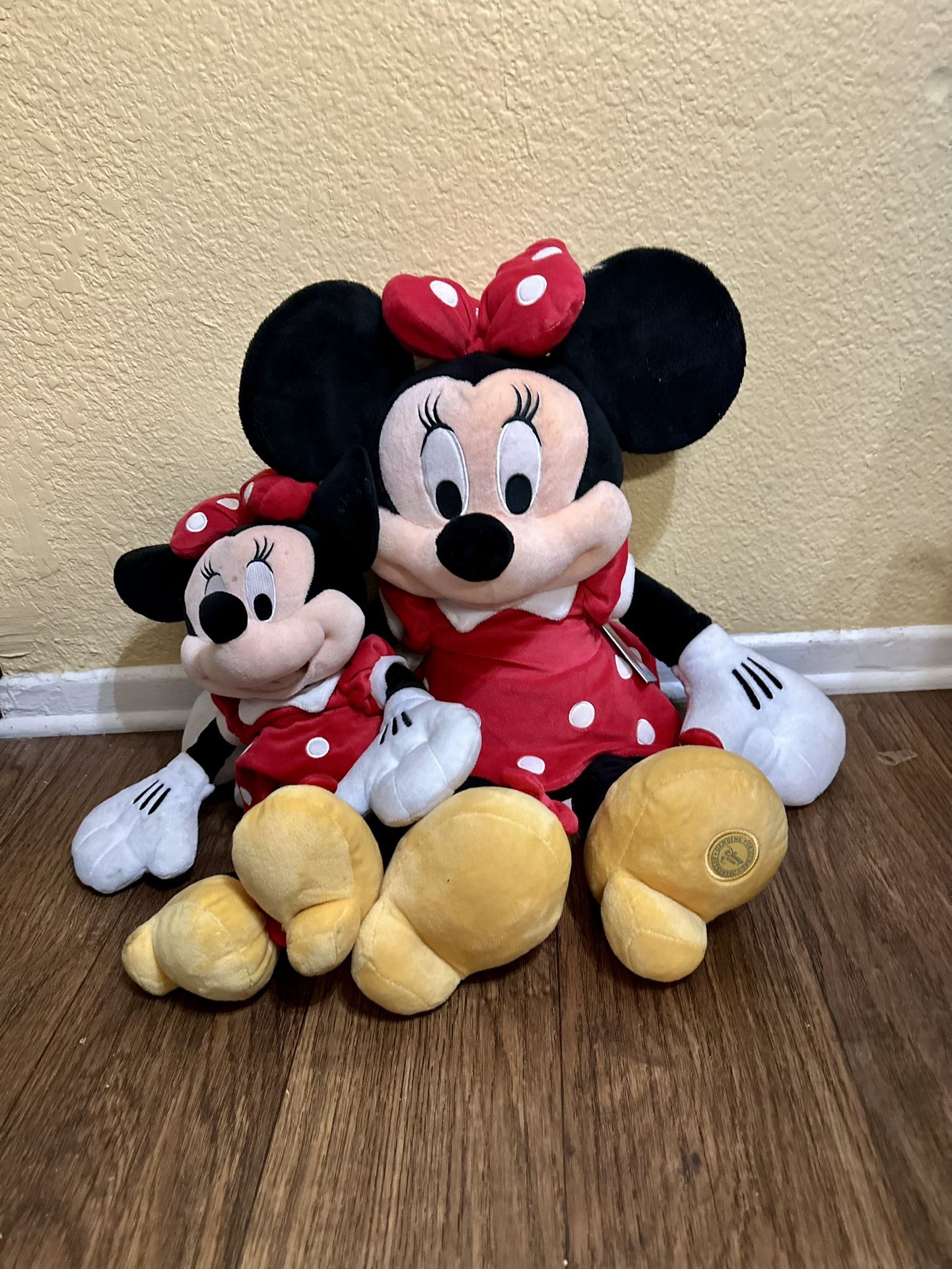 2 Minnie Mouse Toys For $15
