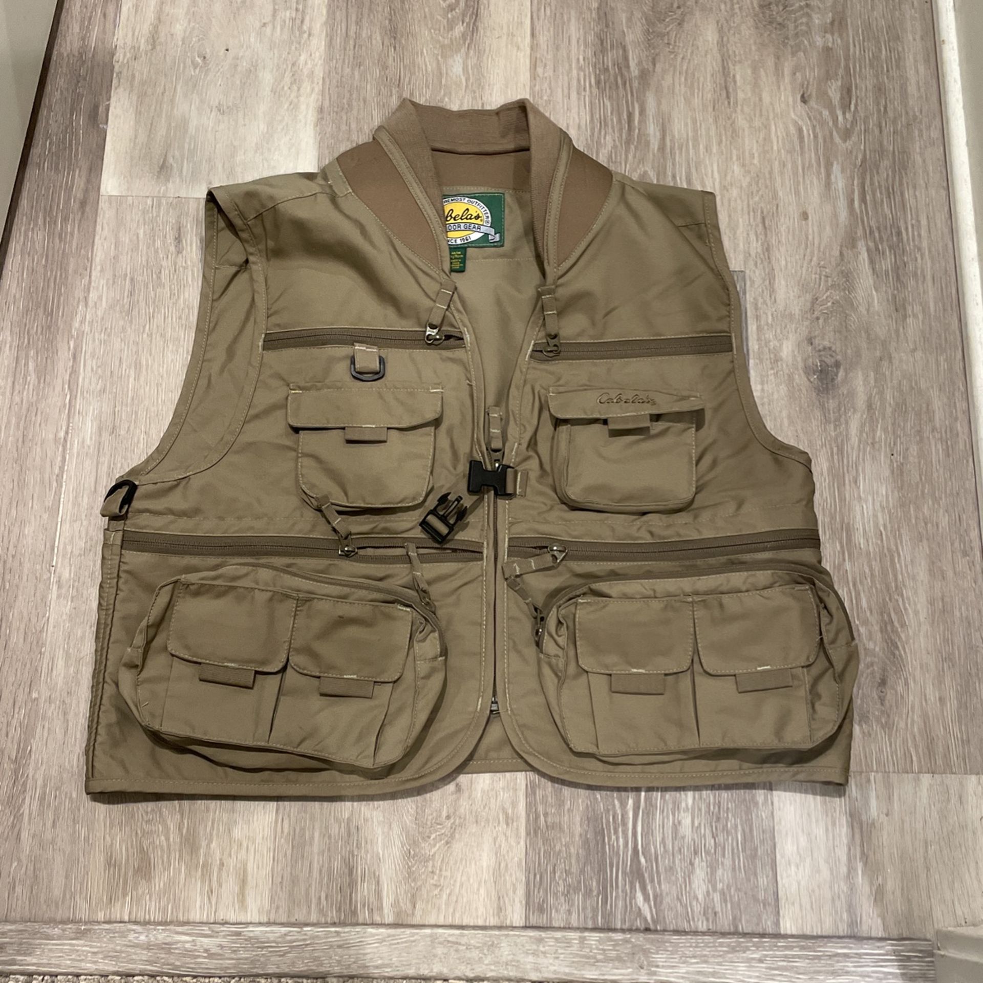 Cabela's Fly Fishing Vest Medium NEW for Sale in San Diego, CA