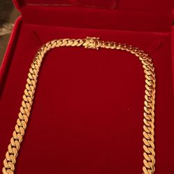 Huge Solid Gold Cuban Chain! Extremely Luxurious!