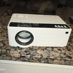 Projector (SALE!!!! WILLING TO NEGOTIATE FOR GOOD PRICE! )