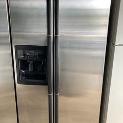 Whirlpool Refrigerator 36W70H Everything Works Good 1 Month Warranty delivery Available 