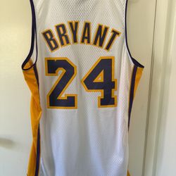 Kobe Bryant Lakers #24 Jersey (Adidas, Size M) Like New