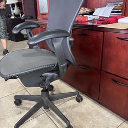 Herman Miller mirra chair