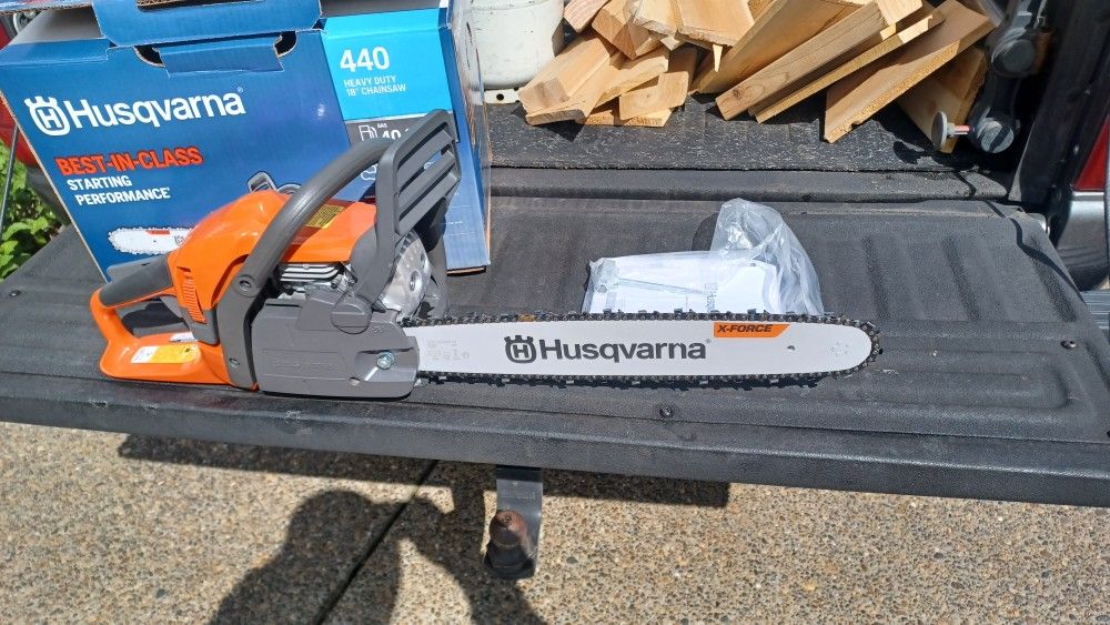 New Husqvarna 440 Chainsaw. 18 Inch Bar 40.9 Cc Engine