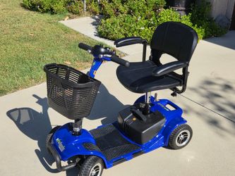 Like new,  E-Wheels scooter in perfect condition.