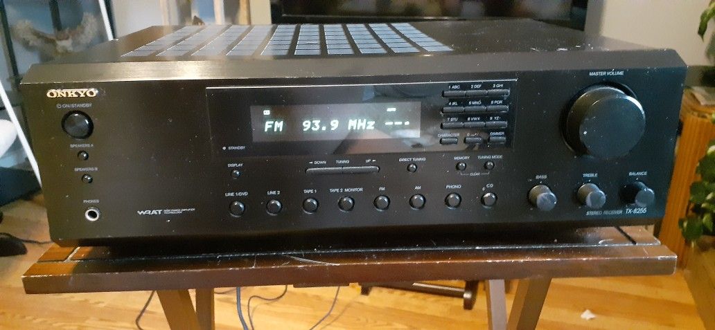 ONKYO RECEIVER AND SONY DOUBLE CASSETTE TAPE DECK $25 CLICK ON PICTURE YOU WILL GET FULL PICTURE SIZE