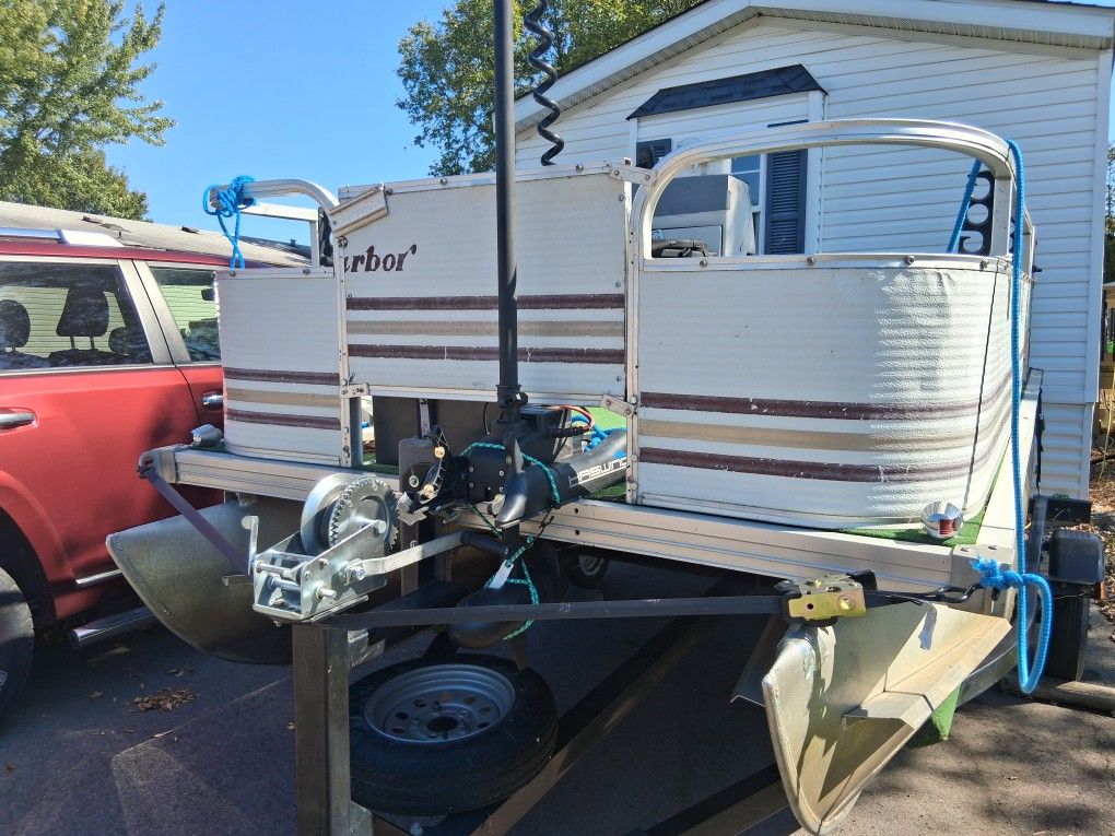 1997 14' Misty Harbor Pontoon
