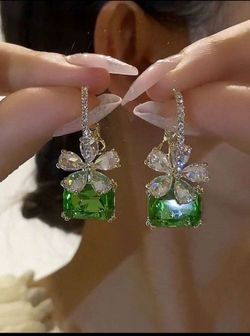 Green Stone Flower Hoop Earrings!!!!