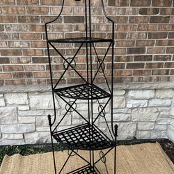 Metal corner folding stand