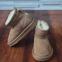 UGG Classic Ultra Mini Boot Toddler Size 5/6