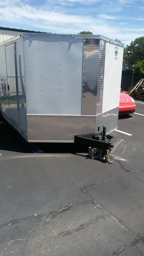 20 foot Aluminum Vnose Enclosed trailer with 5200lb axles white new